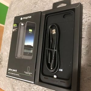 Black iPhone 6+ Mophie Juice Pack Phone Case